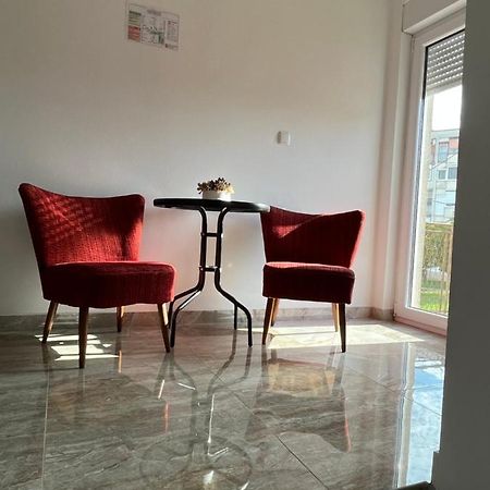 Opg - Zm Apartmani Martinovic Novska Exterior foto