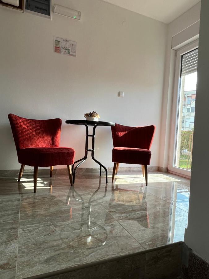 Opg - Zm Apartmani Martinovic Novska Exterior foto